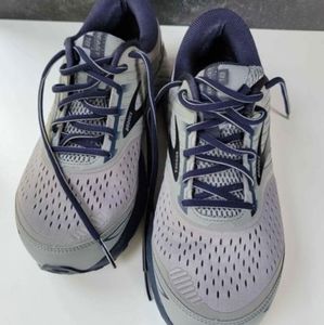 Brooks Beast 18 Men's Size 11.5